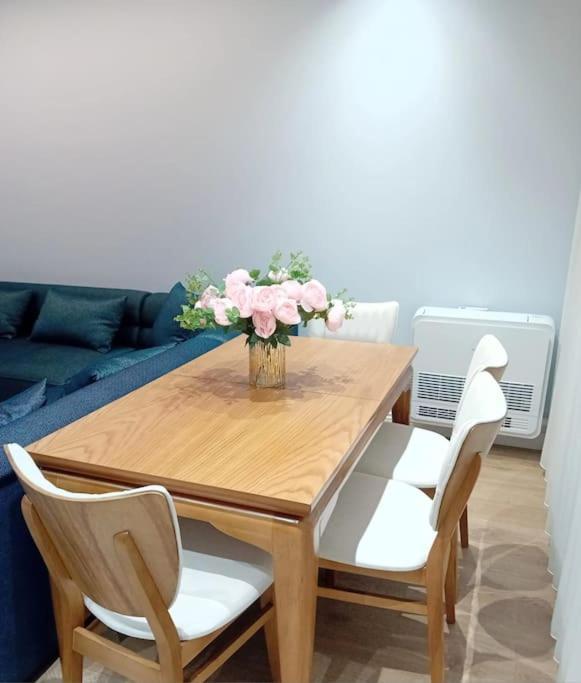 Apartament Road Blloku Area Tirana